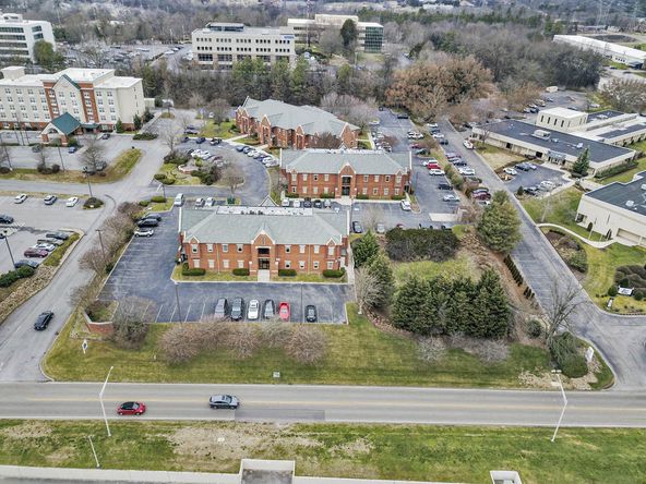 Cross Park Center: 9123 - 9131 Cross Park Drive, Knoxville, TN 37923